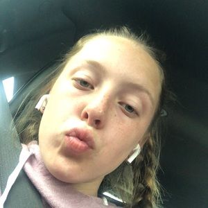 Meet your Posher, Elainna